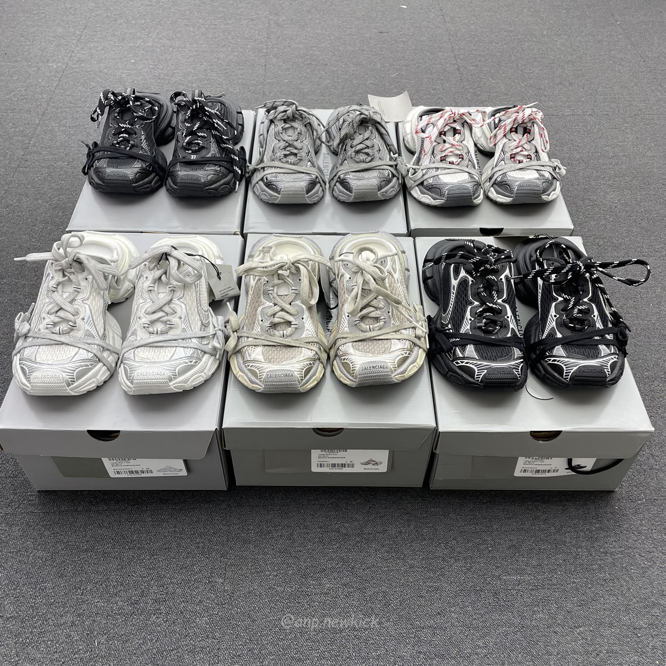 Balenciaga 3xl Mule Monocolor Mesh Rub Black White Eggshell Grey Red Bal Worn Out (14) - www.newkick.vip